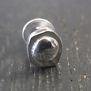 ピアス