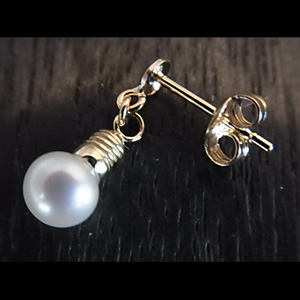 ピアス